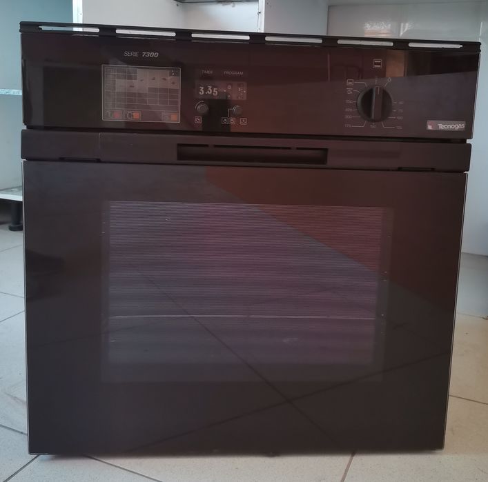 Forno elétrico preto