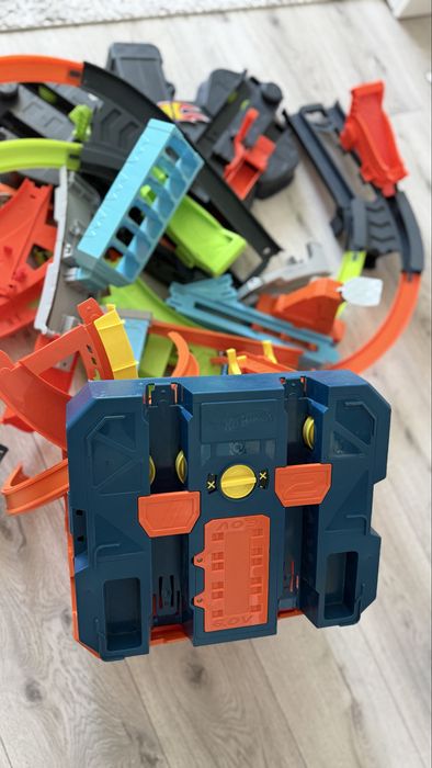 Hot Wheels треки. Бокс