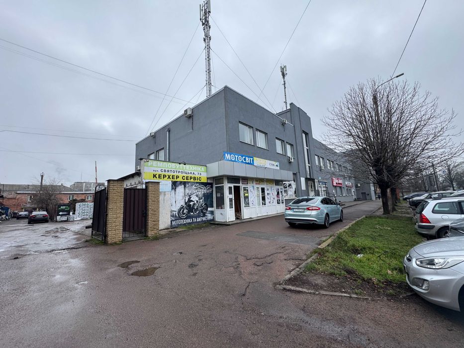 Приміщення з окремим входом по вул. Святотроїцька