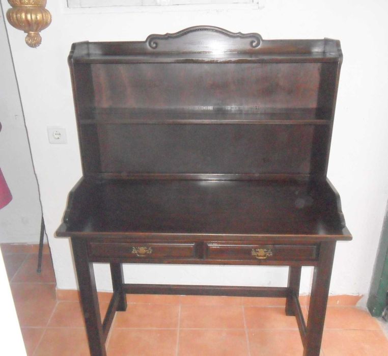 Secretária com alçado