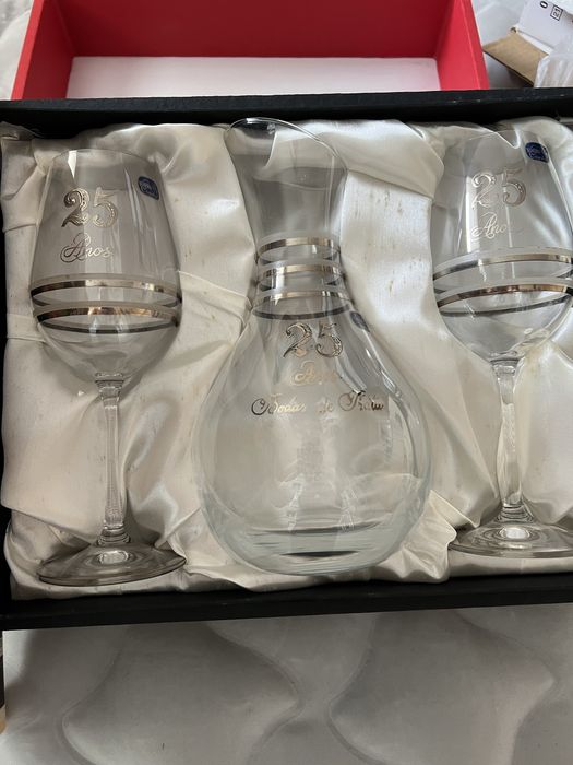 Garrafa e copos em Cristal e Prata