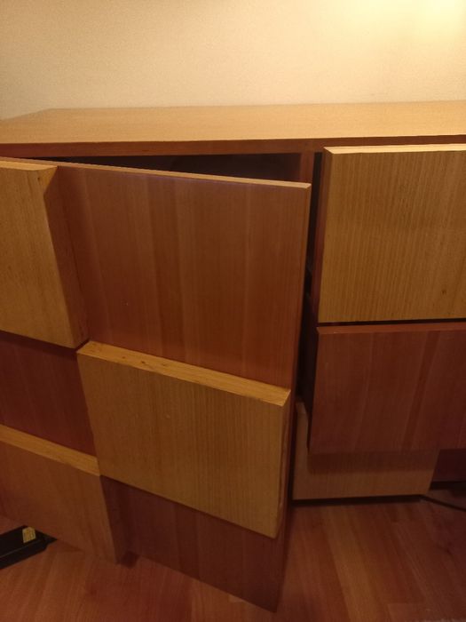 Armário de sala em madeira