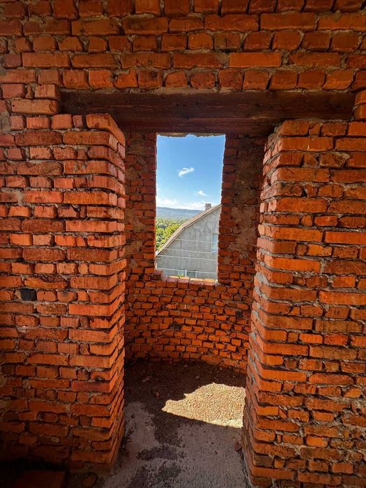 Продається недобудова в смт. Тересва