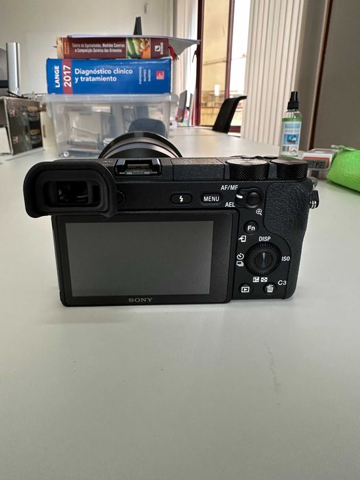 Sony Alpha a6500 + Objetiva 18-105mm f/4 G OSS - Kit Completo com Acessórios