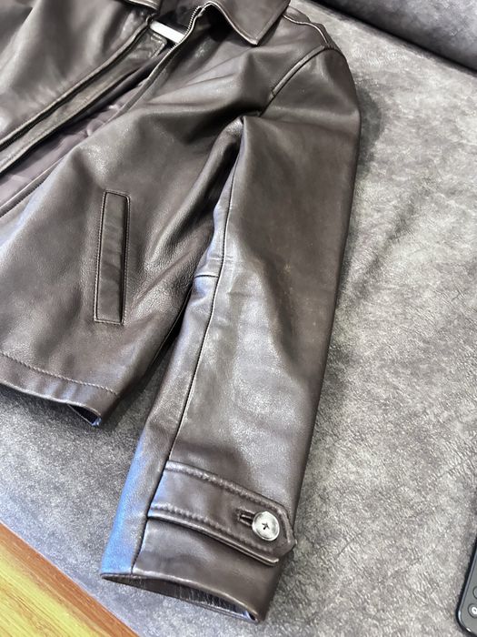 Casaco tipo biker em 100% pele