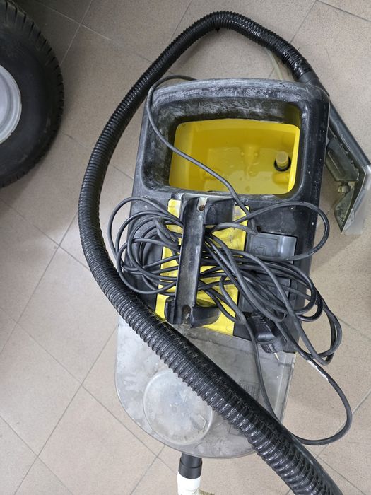 Karcher Puzzi 100 Super. Odkurzacz Piorący. Sprawny
