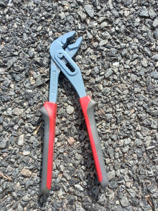 Alicate extencivel