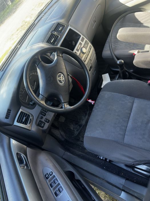 Toyota Avensis Verso 7 osobowa 2.0 d4d 116km