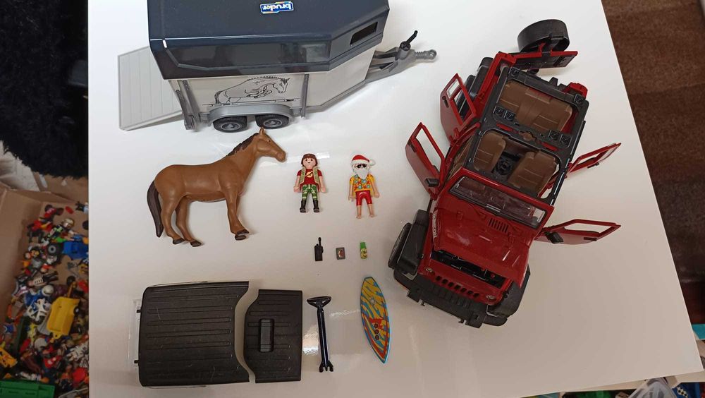 Bruder 2525 Jeep Wrangler Rubicon + box  + cavalo