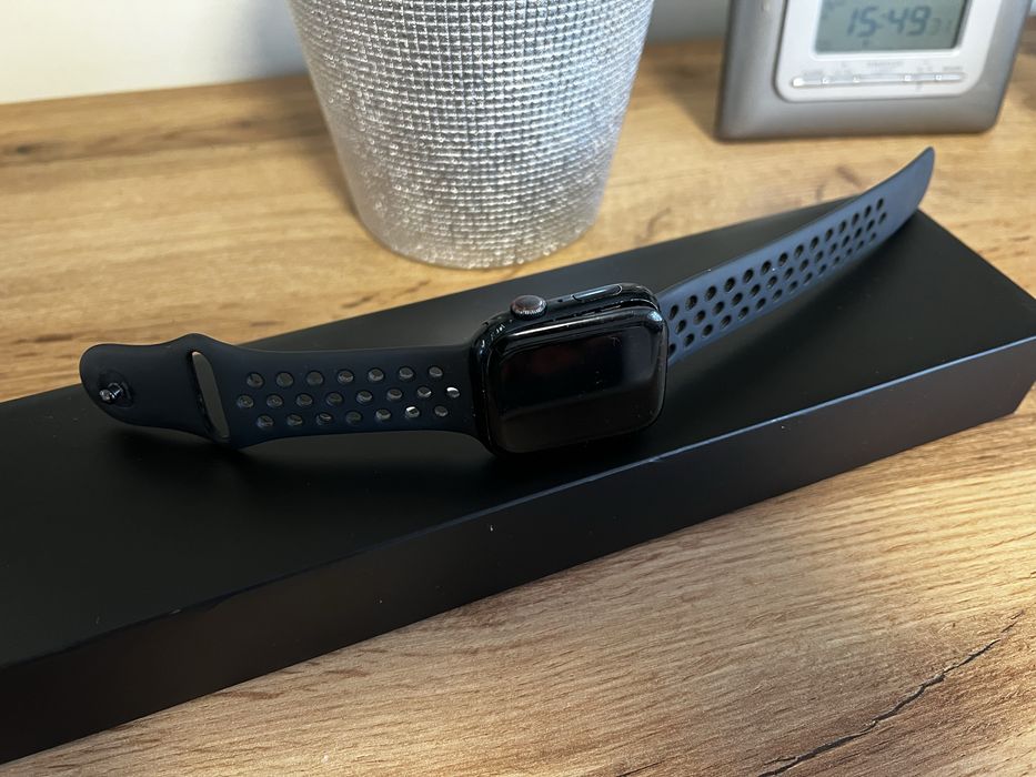 Apple iwatch 7 nike 45mm. Uszkodzony.