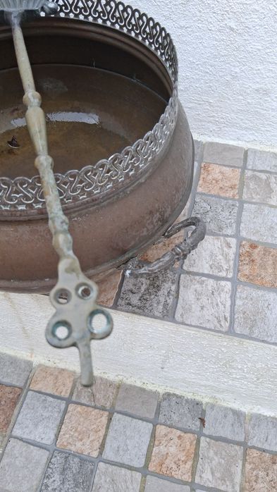 Vendo Vaso em latão