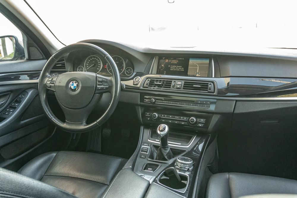 BMW 520D Touring Luxury Line (financiamento disponível)