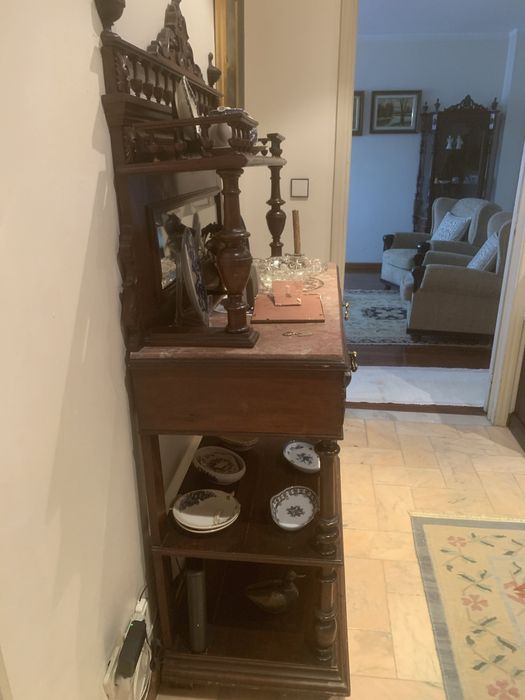 Aparador antigo em mogno