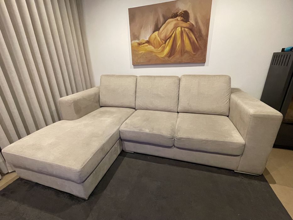 Sofa com chaise-longue
