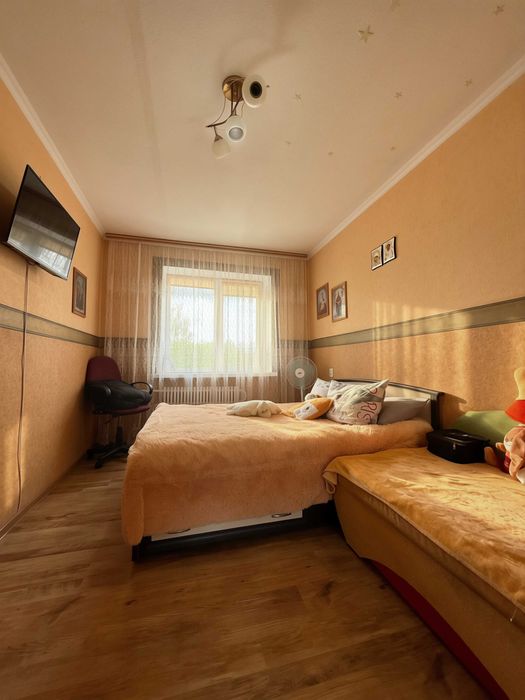 Продається 3кімн в районі 10 школи