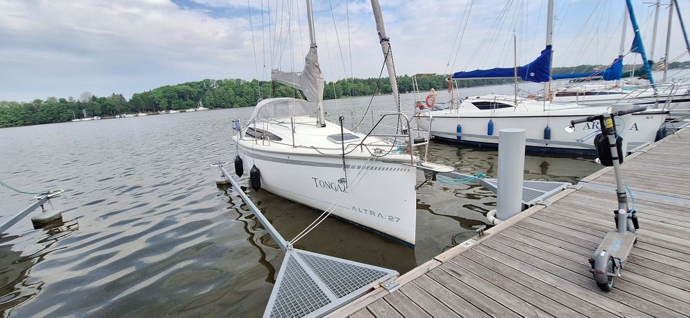Czarter Altra 27 ×3 kabiny, Antila 24, Tes 678 Motorówki bez uprawnień
