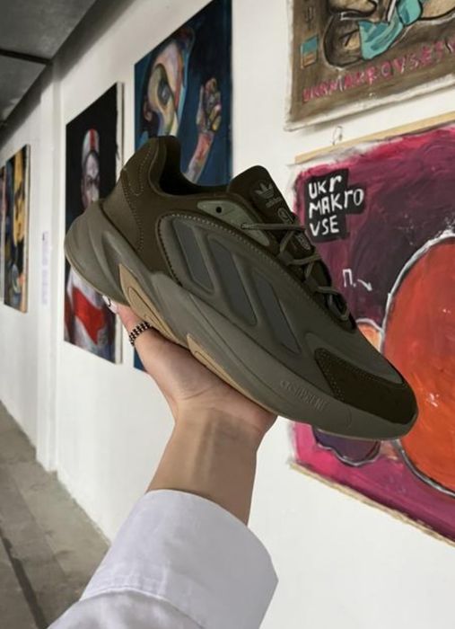 Кросівки Adidas Ozelia стан нових