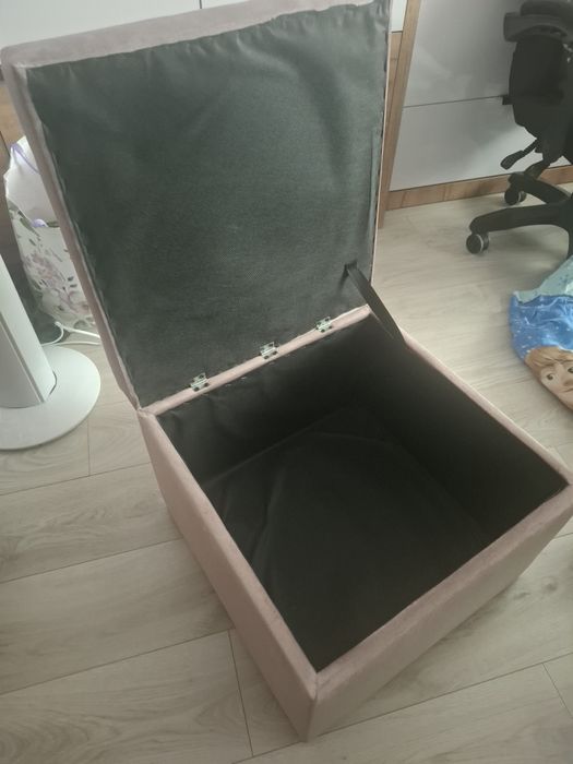 Otwierana duża pufa, puf