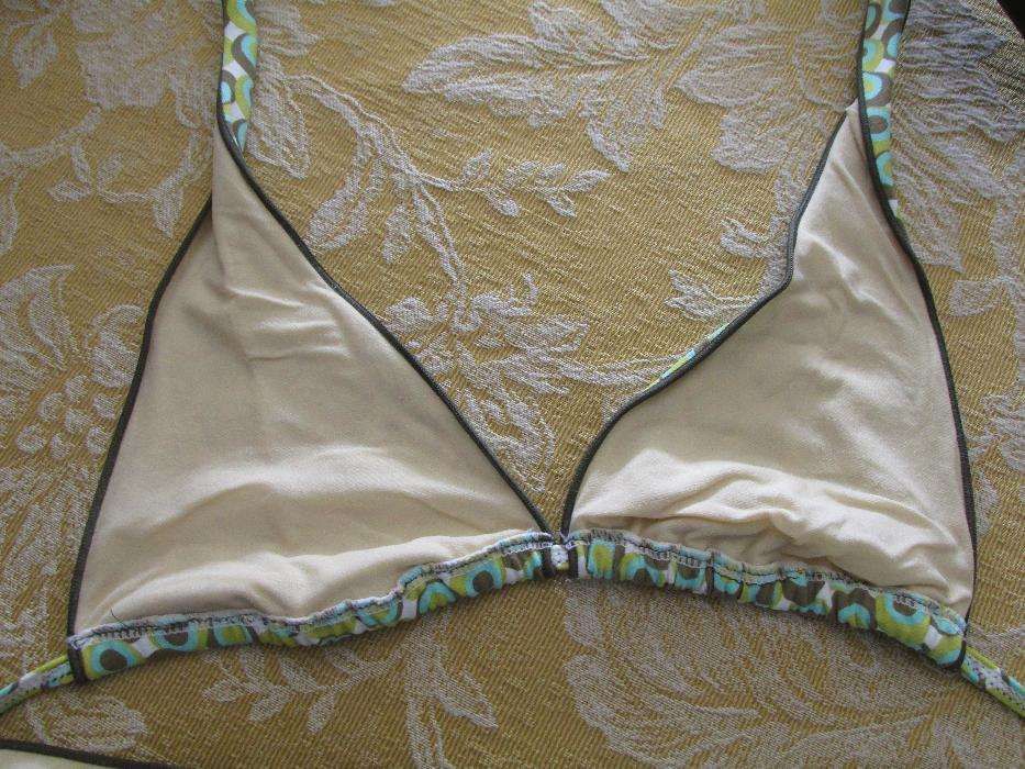 Bikini Red Point tons verdes