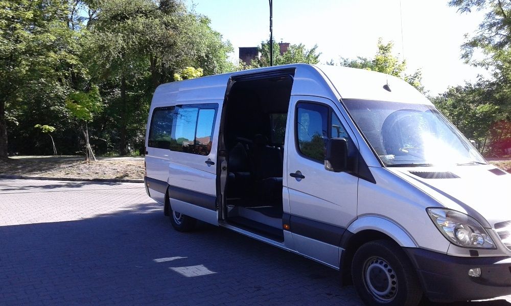 Przewóz  osób  bus z kierowcą