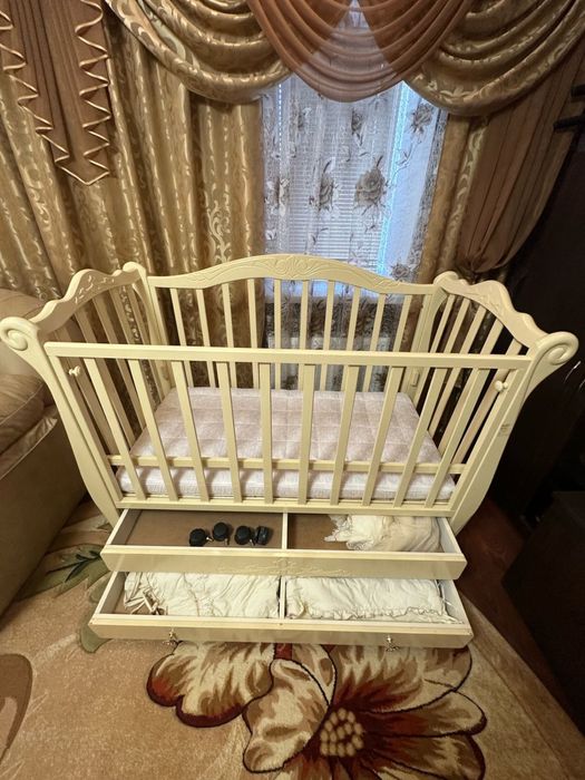 Ліжко дитяче з матрасом