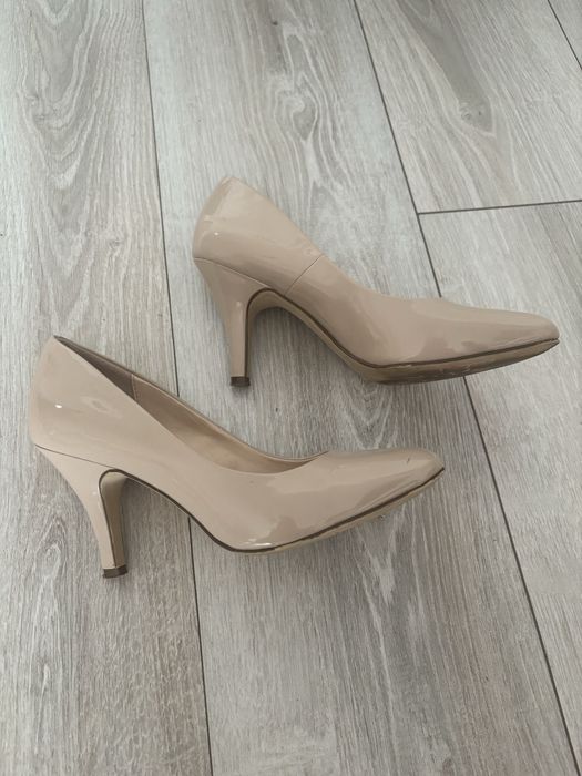 Szpilki czółenka 37 beżowe graceland