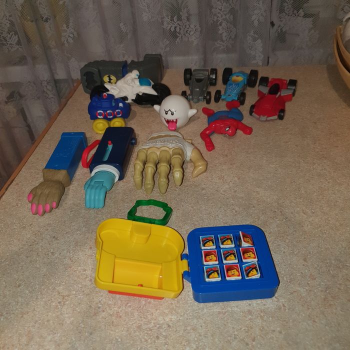Zestaw zabawki mc donald figurki Spider-Man scooby doo ręka Mario