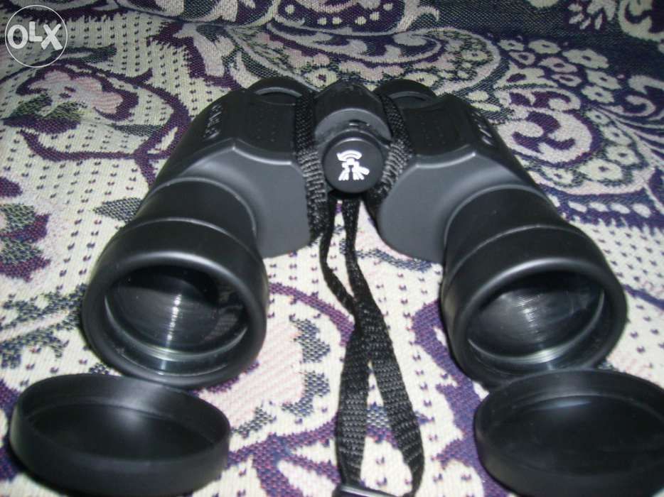 Binóculos e estojo