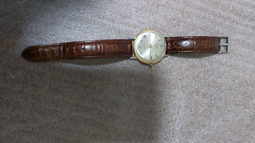 Часы наручные разные