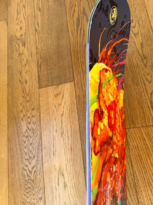 Deska snowboard GNU B-Nice 148 cm – lekka, all-mountain