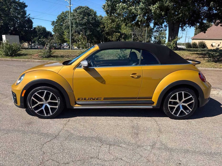 Volkswagen Beetle Dune Convertible      2017
