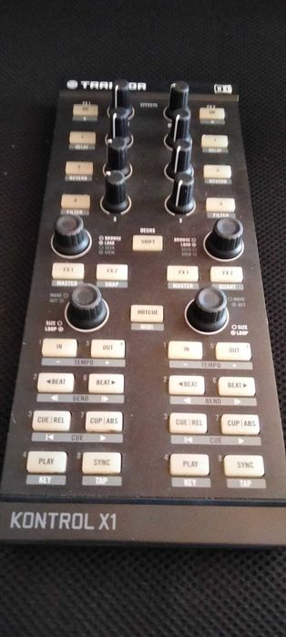 Native Instruments Traktor Kontrol X1