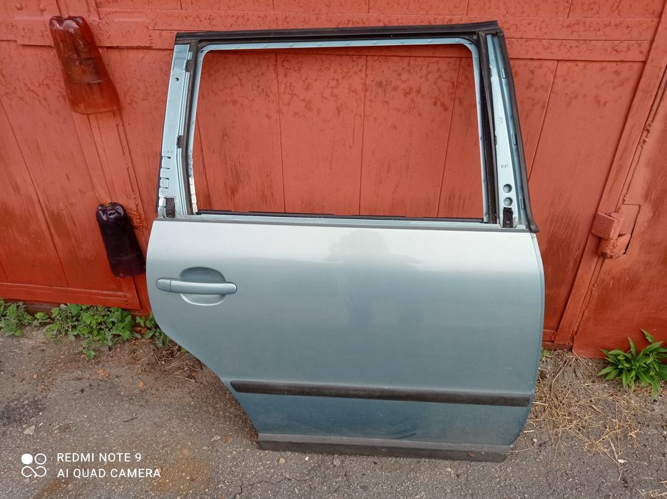 Задня права дверка до Фольксваген Пассат В5 універсал