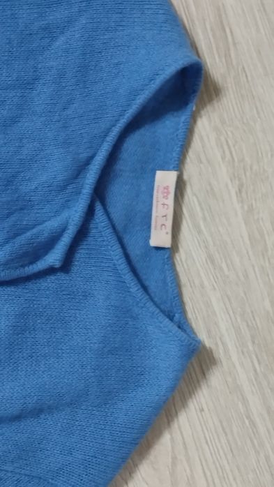 Kaszmirowy damski kardigan firmy FTC r. M 100 % kaszmir niebieski