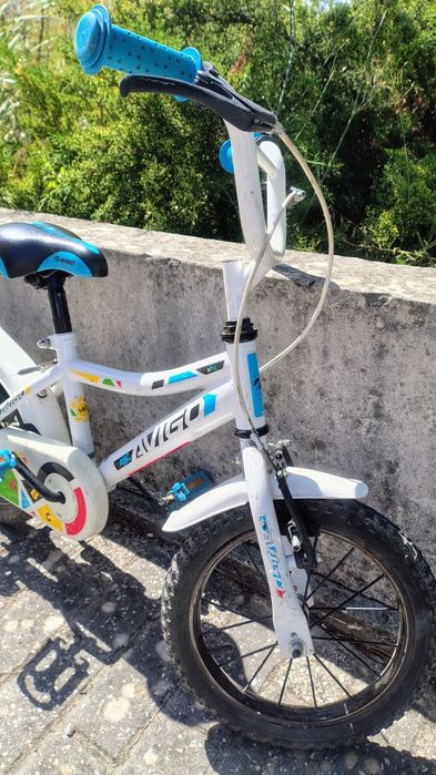 Bicicleta de criança com rodinhas