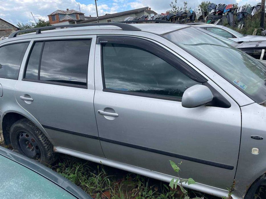 Двері двери передні задні дверь Skoda Octavia Шкода Октавіа Розборка