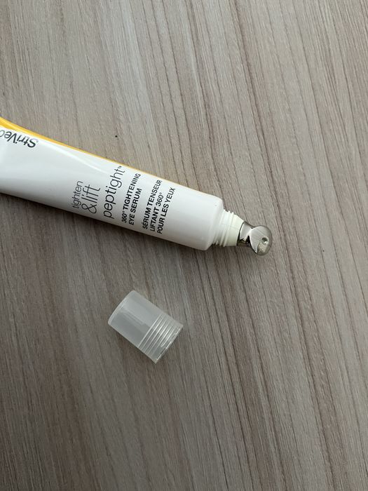 Strivectin Tighten & lift Peptight 360 serum ujędrniające pod oczy