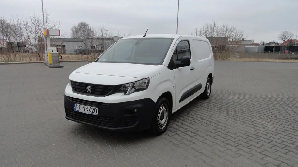 Peugeot PARTNER 1,2  BENZYNA VAT 23%  Klimatyzacja Navi Kamera cofania  3 OSOBOWY Polski SALON Pełna Faktura VAT 23 % CENA BRUTTO