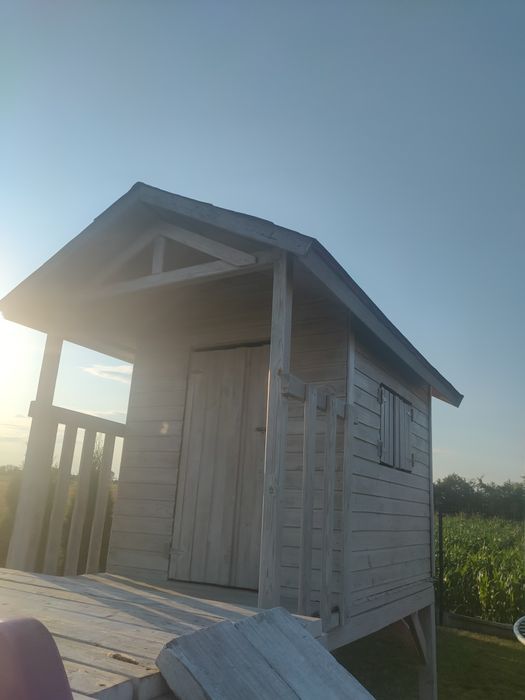 Domek drewniany dla dzieci