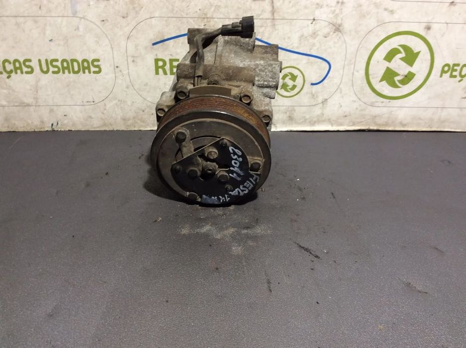 Compressor do ar condicionado Ford Fiesta 2010