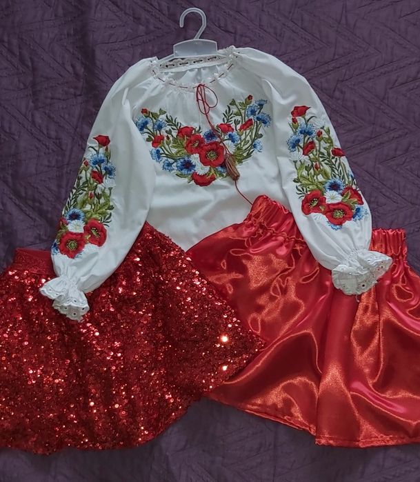 Вишиванка +2 спідниці на 4-6 років