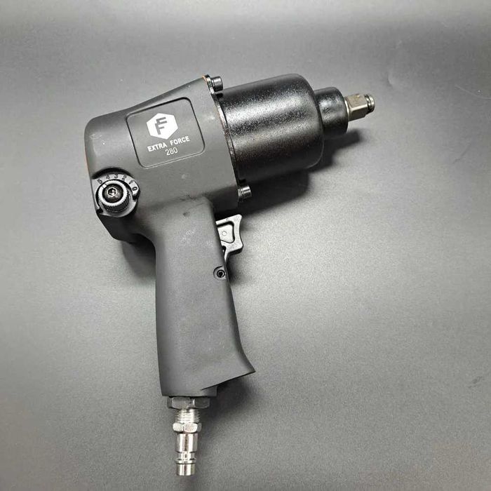 Пневмогайковерт ударний 1/2" у кейсі EXTRA FORCE 330 Нм 140 л/хв