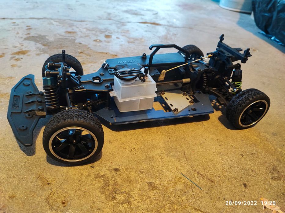 Carro telecomandado a gasolina