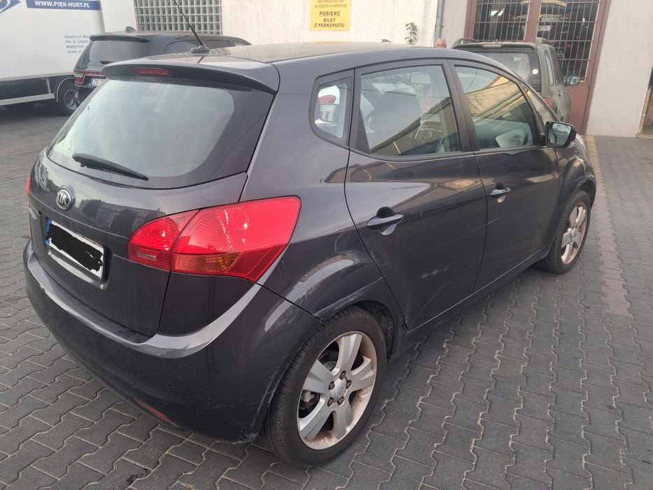 Kia Venga 1.6 benz. z gazem sprowadzony uszkodzony