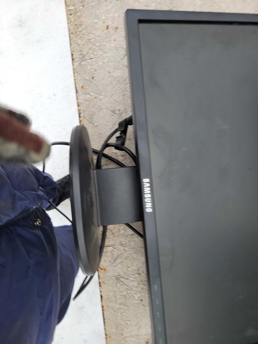 Монитор Samsung 2243NW 22"