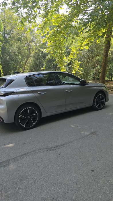 Peugeot e-308
