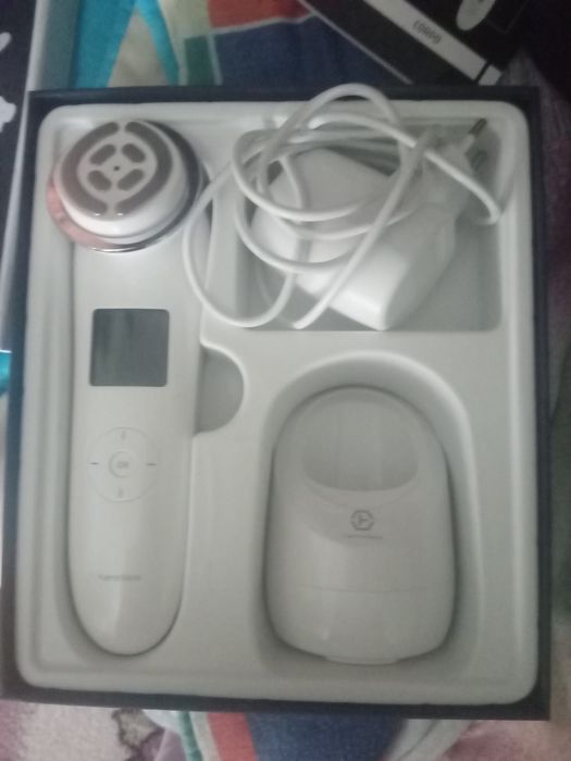 Blooming Skin  Conceito de rejuvenescimento ...