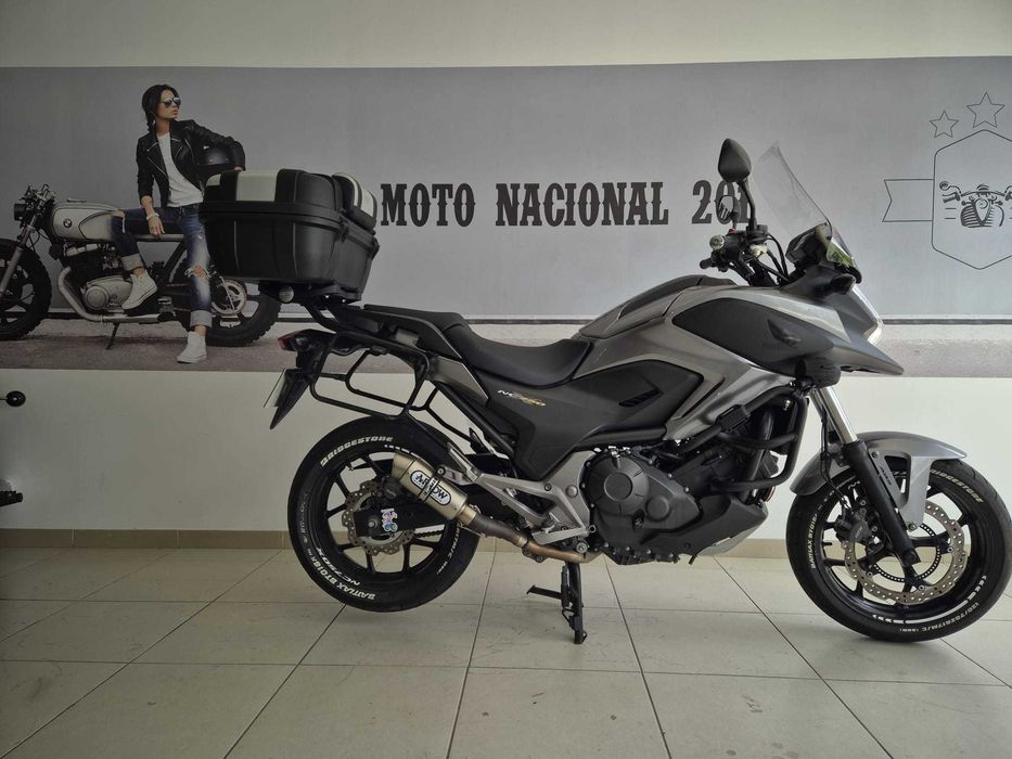 Honda NC 750X poucos KL.