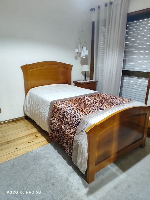 Vendo quarto como novo.