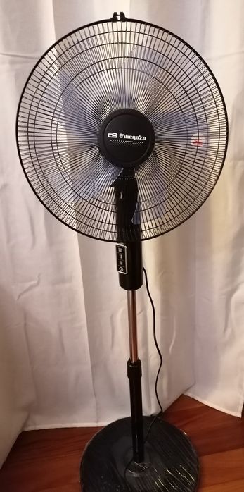 Ventoinha eléctrica   de pé alto